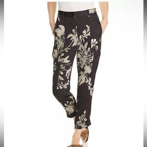 DONNA KARAN
Straight Cargo Floral Print Pants